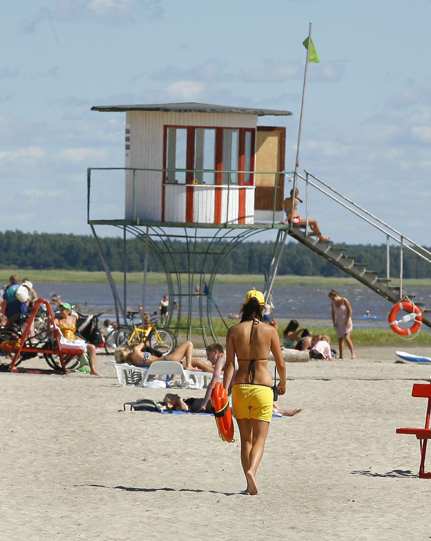 Rannavalvetorn Pärnu rannas.