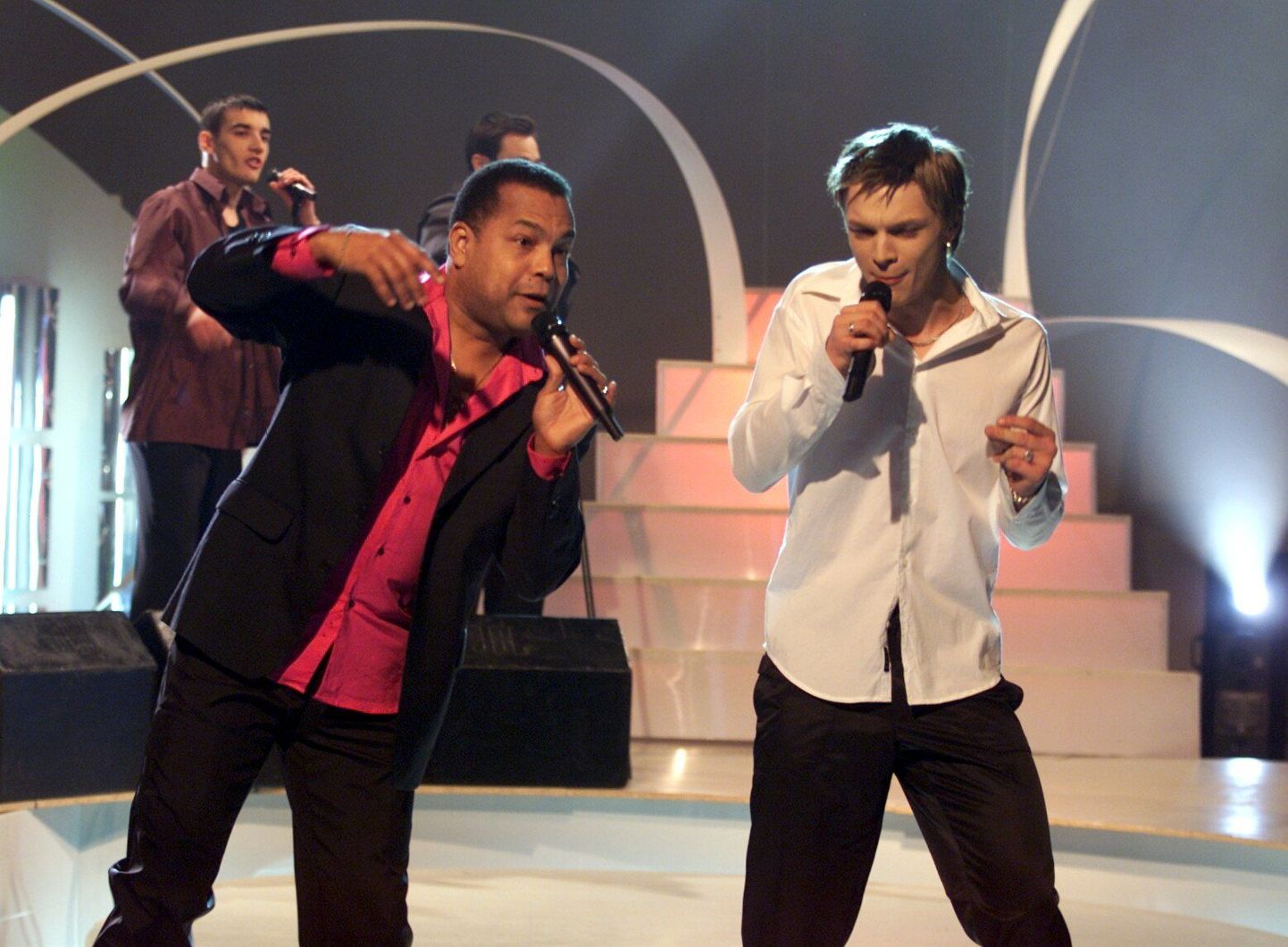 Dave Benton ja Tanel Padar 2001. aasta Eesti eurovisiooni eelvoorus.