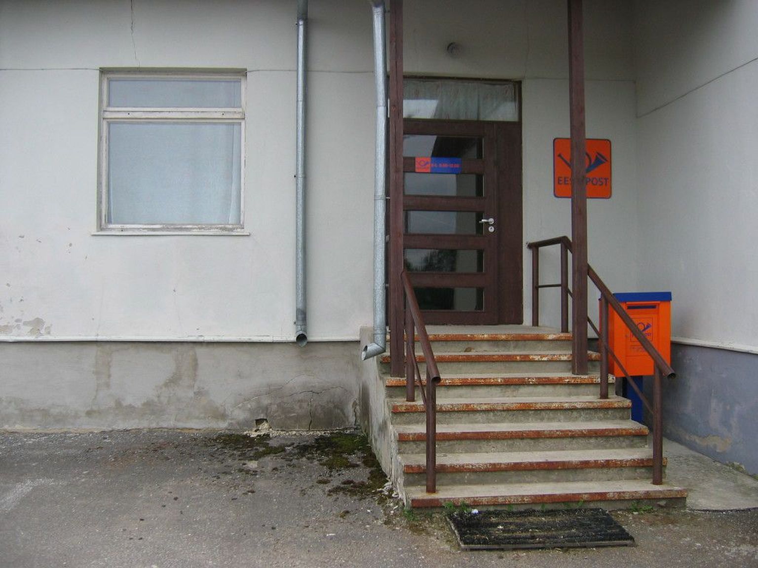Üks postkontoritest, mis ümberkorralduste käigus suletakse, on Vahenurme kontor..