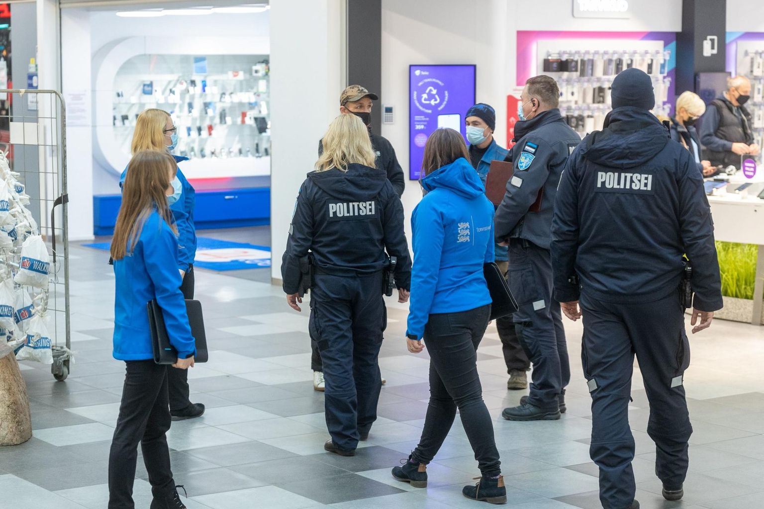 Совместный рейд полиции и Департамента здоровья в торговом центре Põhjakeskus.