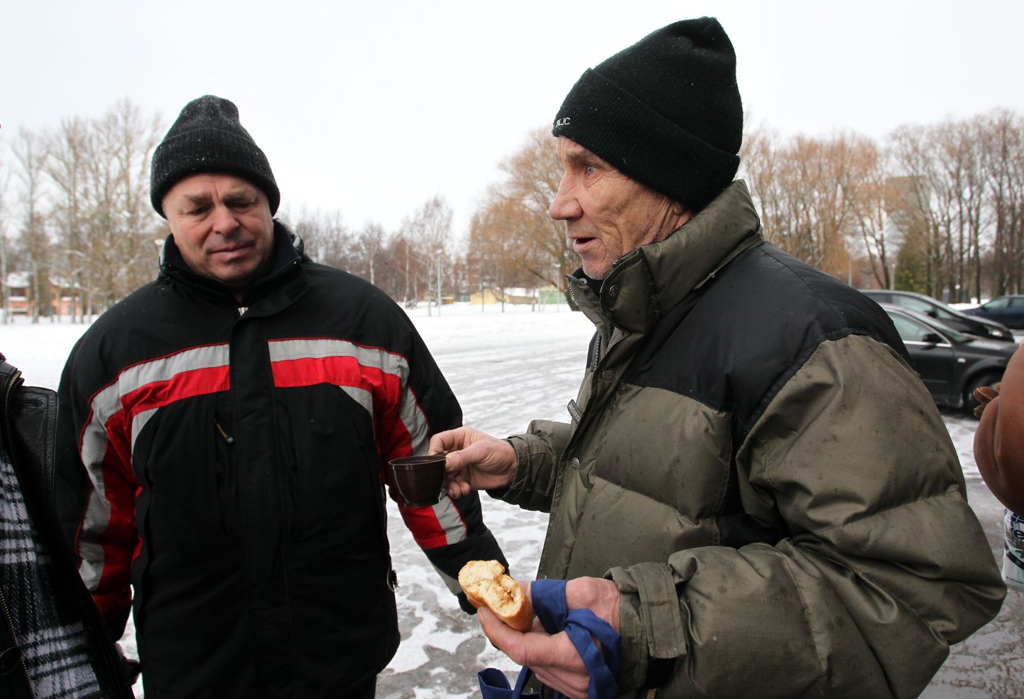Vladimir Bragin (vasakul) ja Vladimir Gontšarov ütlesid, et nemad on pensionärid ning neile mingit tööd ei pakutud.