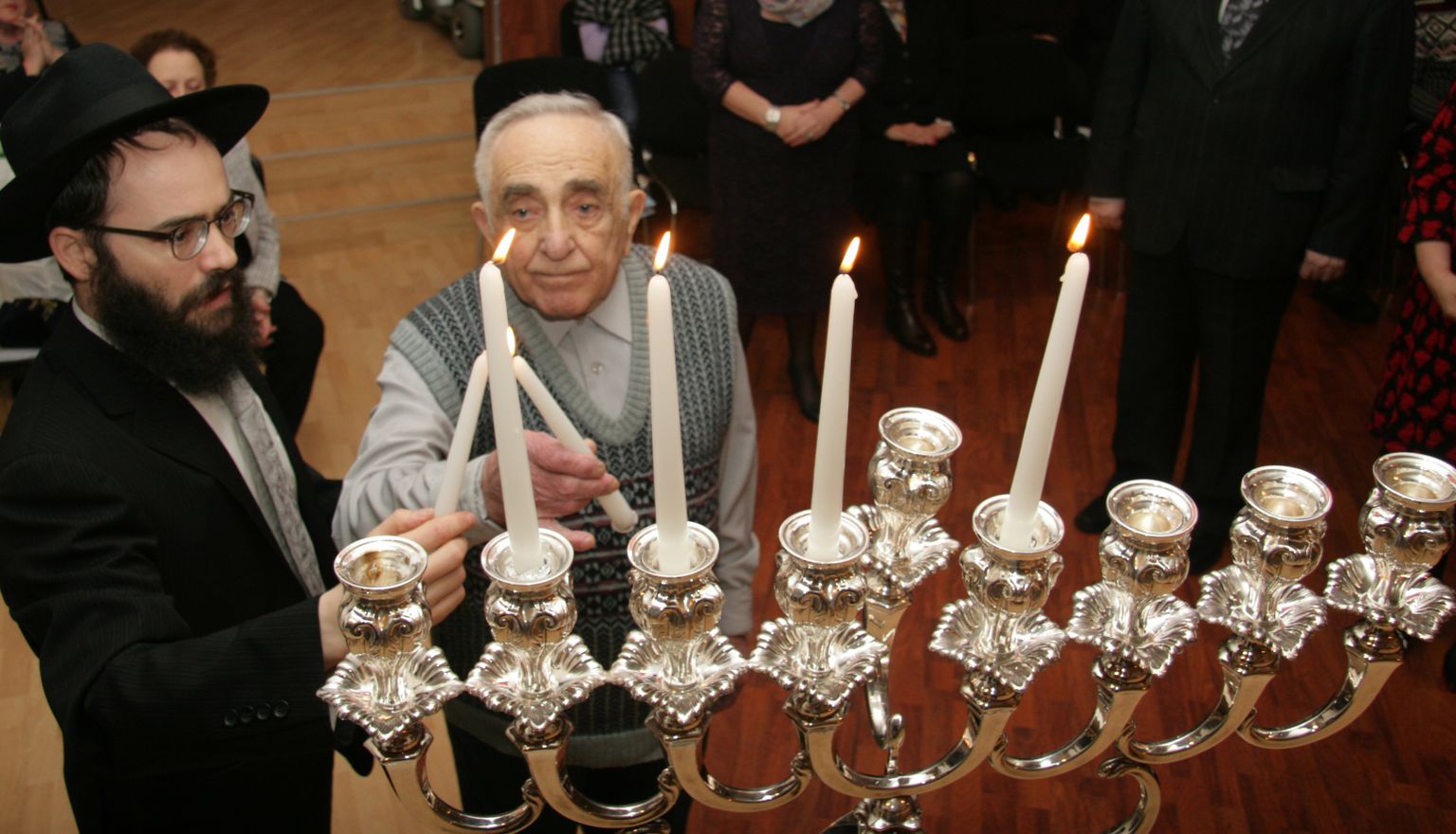 Ida-Virumaa juudid tähistamas üht olulisemat talvist püha − hanukat.