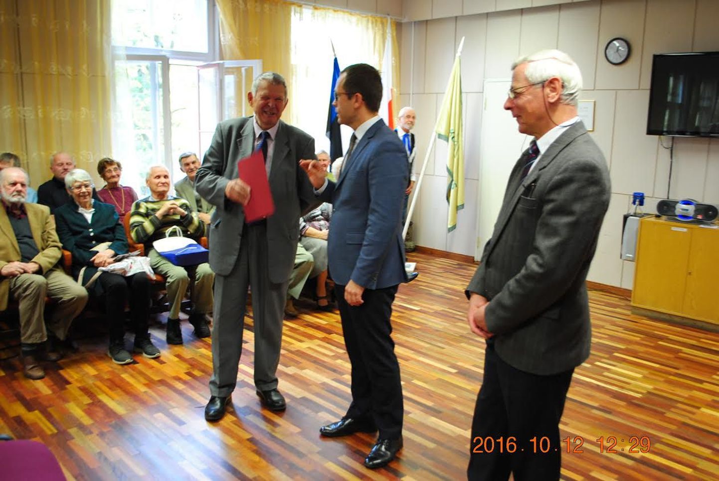 Tervituskõnedega soovisid edu Tartu linnapea Urmas Klaas ja volikogu esimees Vladimir Šokman.