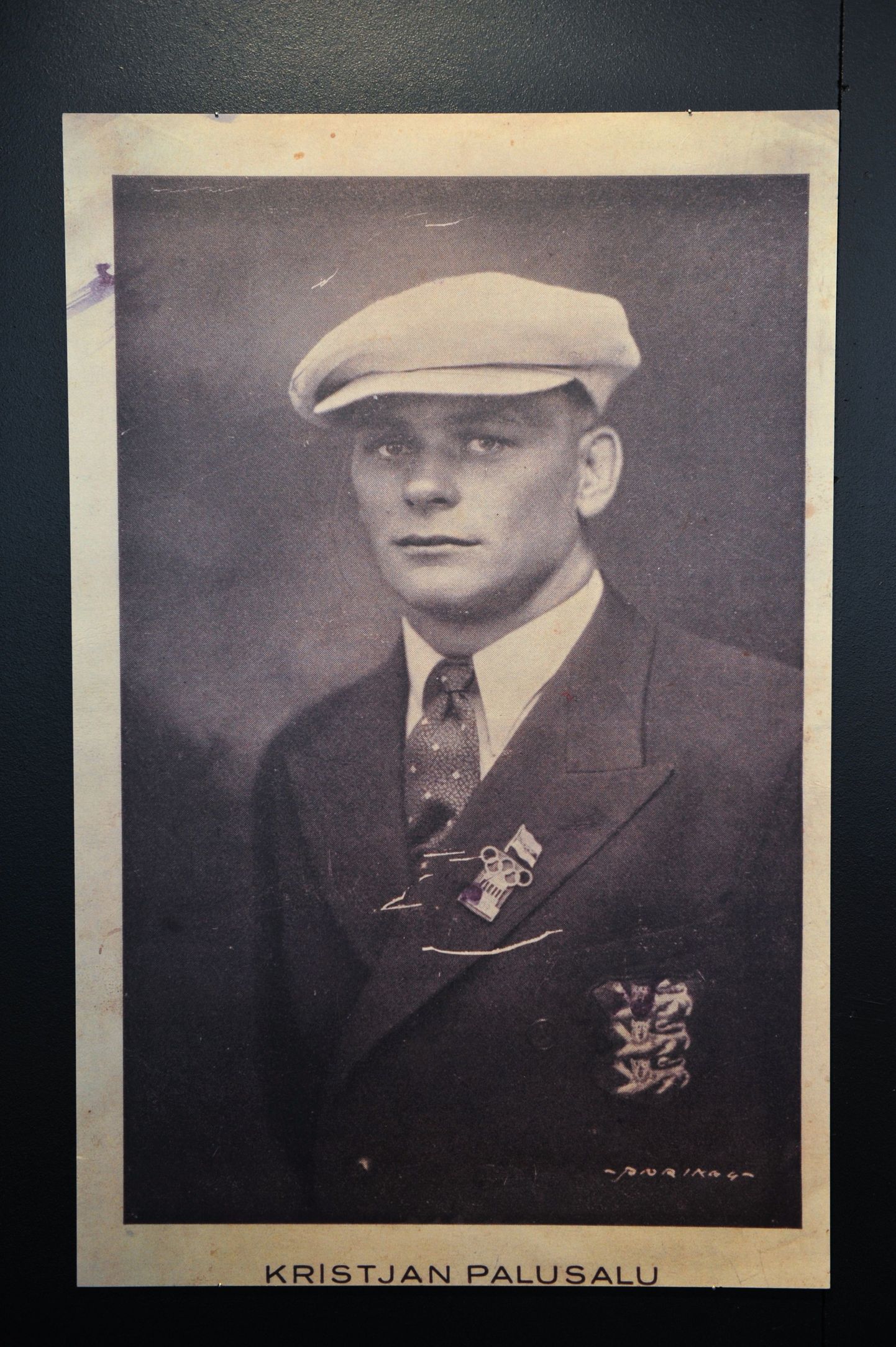 Berliini olümpiamängude kangelane Kristjan Palusalu paraadpilt 1936. aastast.