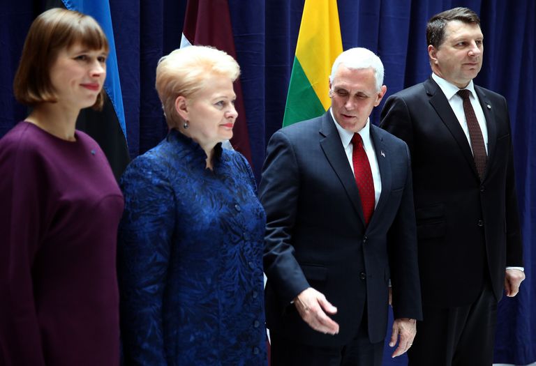 Eesti president Kersti Kaljulaid, Leedu president Dalia Grybauskaitė, USA asepresident Mike Pence ja Läti president Raimonds Vējonis.