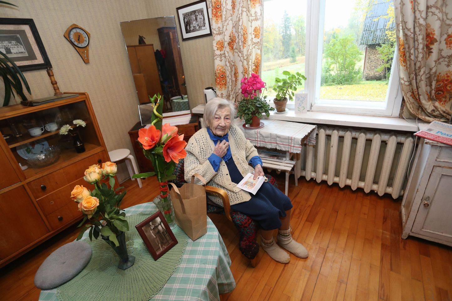 Eile 105-aastaseks saanud Heidi Eensaar lubas Kambja vallast kingiks saadud raha eest süüa osta, sest söögiisu on tal hea.