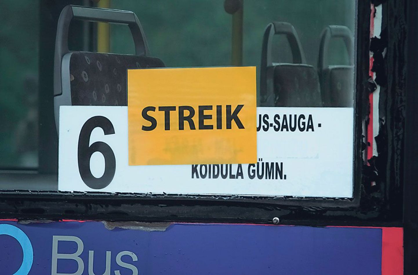Pärnu linnaliinidel jäi eilsel hoiatusstreigil seisma 18 bussi, mille juhid tegid tunnise pausi.