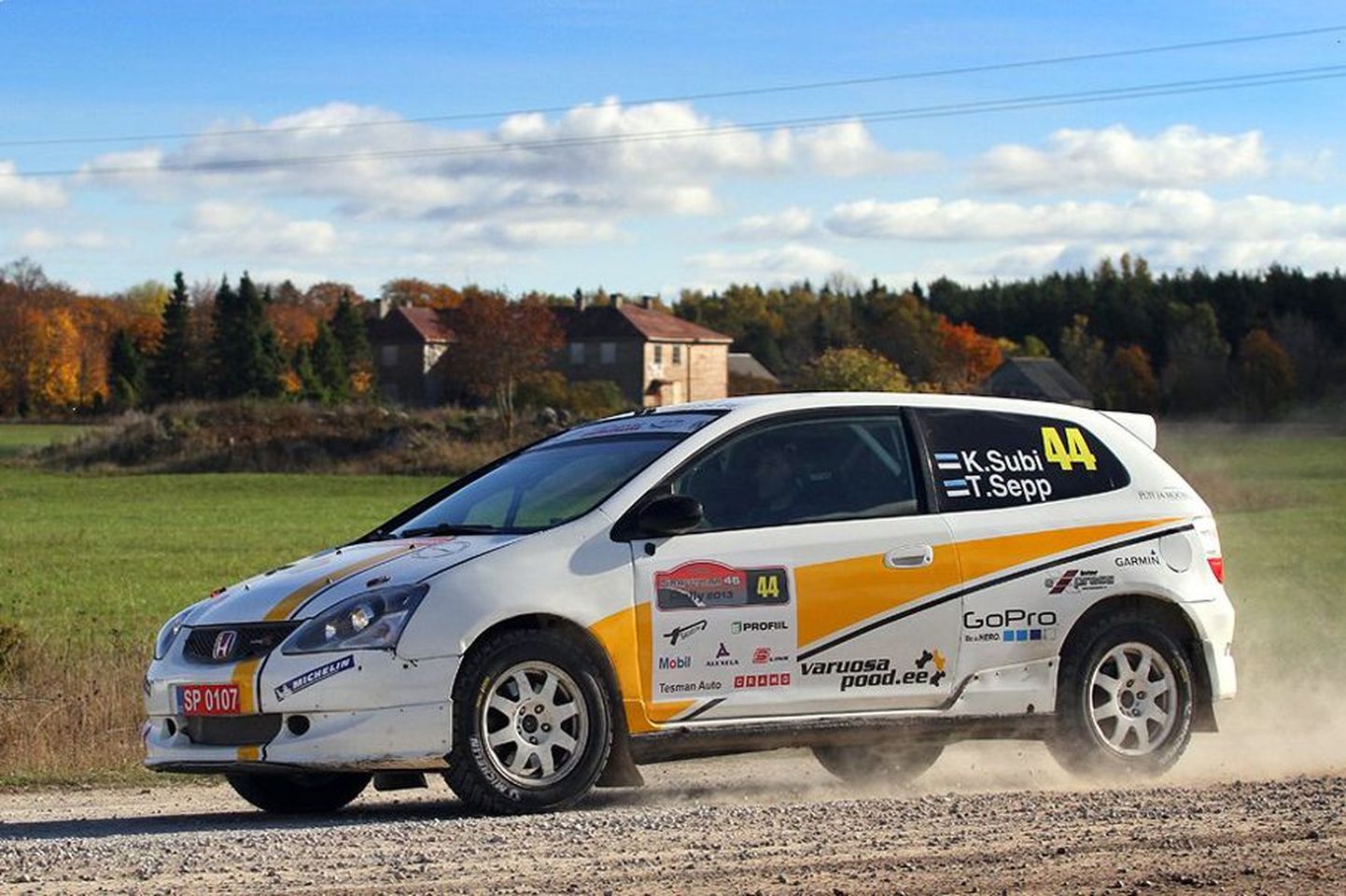 Kristo Subi ja Teele Sepp võtsid tänavusel Saaremaa autorallil N3 rühmas võidu.