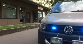 Фото: двое мужчин ограбили R-kiosk и сбежали