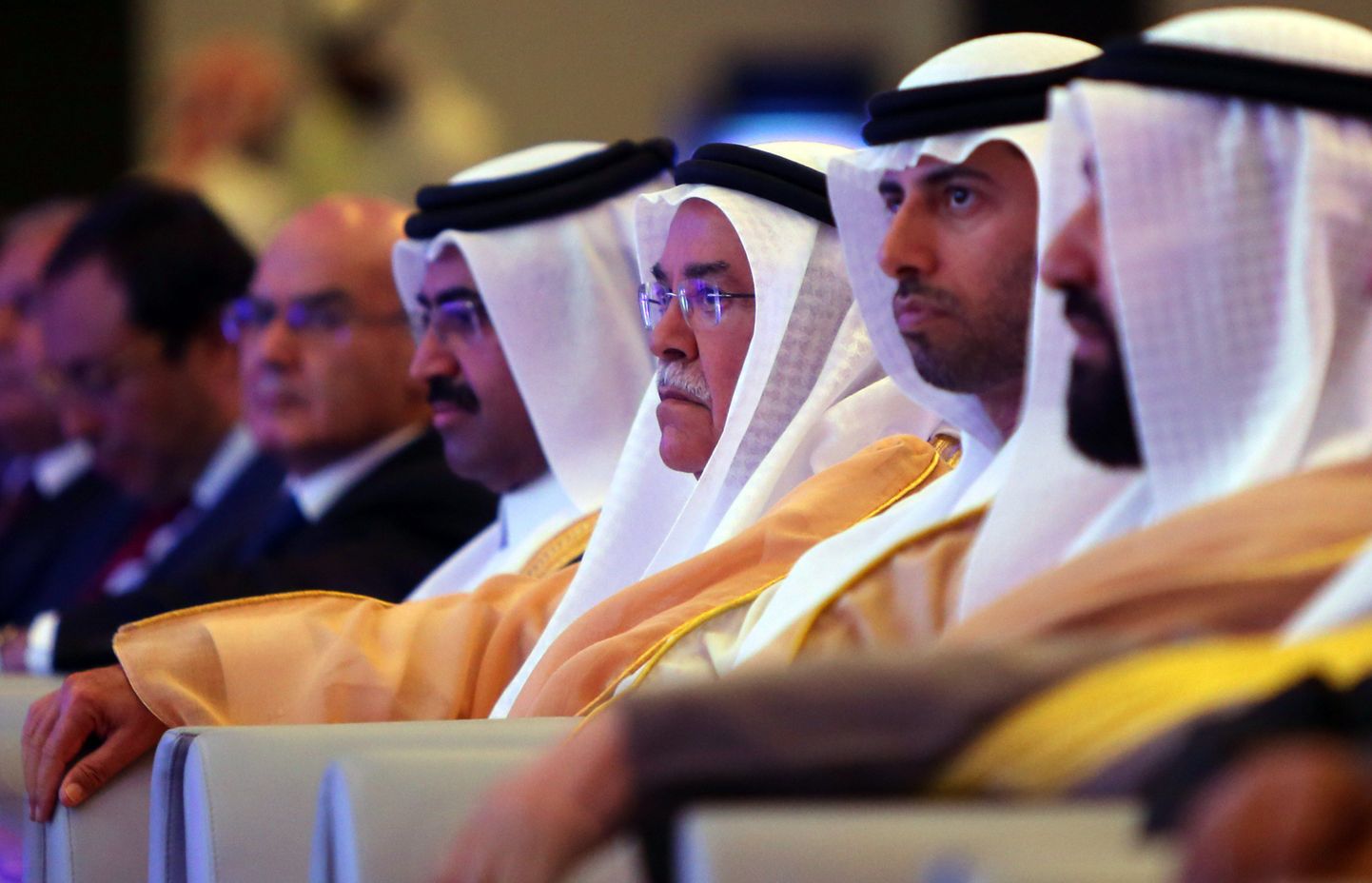 Katari naftaminister Mohammed bin Saleh Al-Sada (vasakul), Saudi Oil Minister Ali al-Naimi (keskel vasakul), Araabia Ühinenud Emiraatide energiaminister Suhail bin Mohamed al-Mazroui and Kuveidi naftaminister Ali Saleh al-Omair (paremal) Araabia energiakonverentsi avamisel.