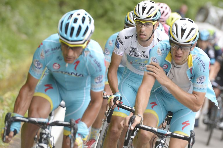Tanel Kangert (paremal) Giro d'Italia kaheksandal etapil.