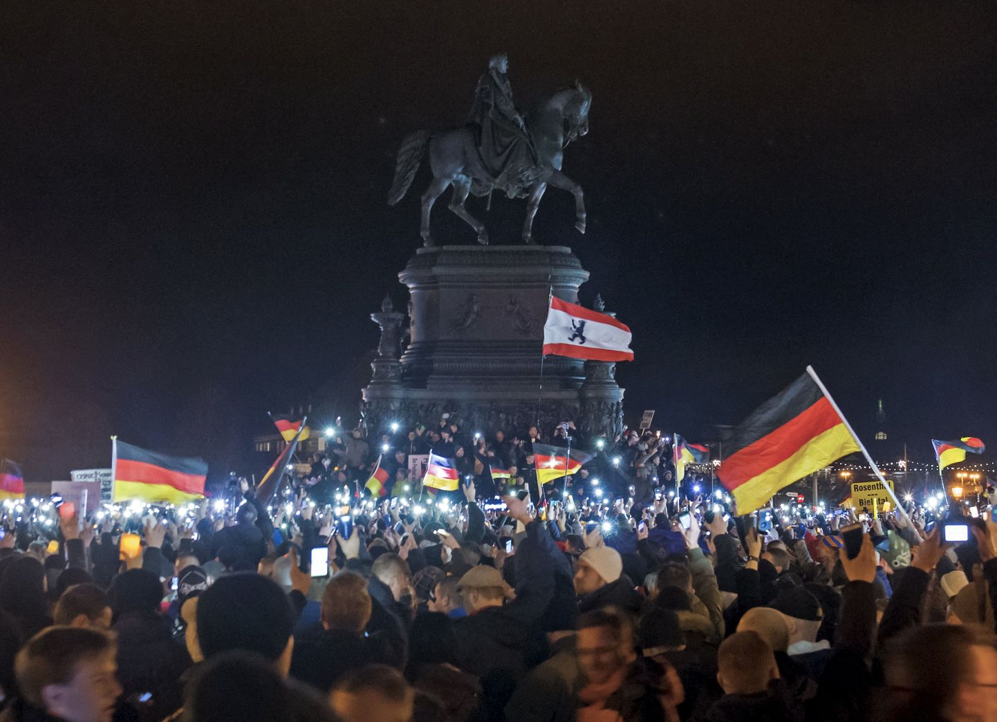 17 000 meeleavaldajat Dresdenis.