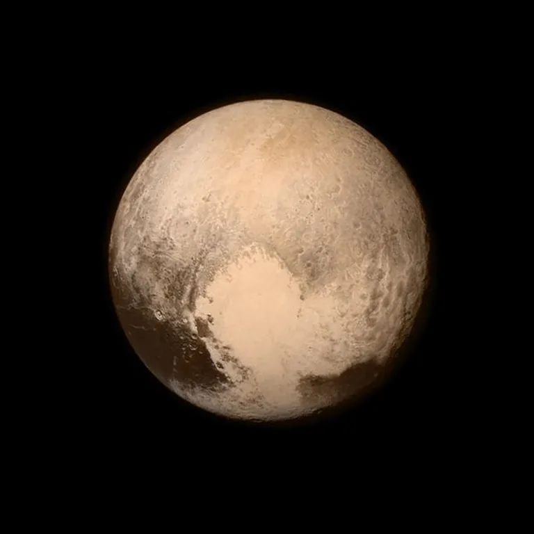 Enne eilset kohtumist Maale jõudnud pilt, seni teravaim jäädvustus Pluutost. Foto: NASA