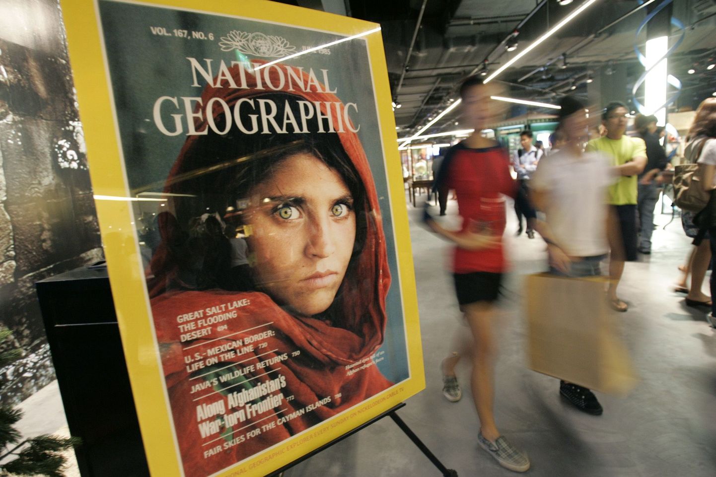 National Geographicu legendaarne foto Afganistani tüdrukust Pakistani põgenikelaagris