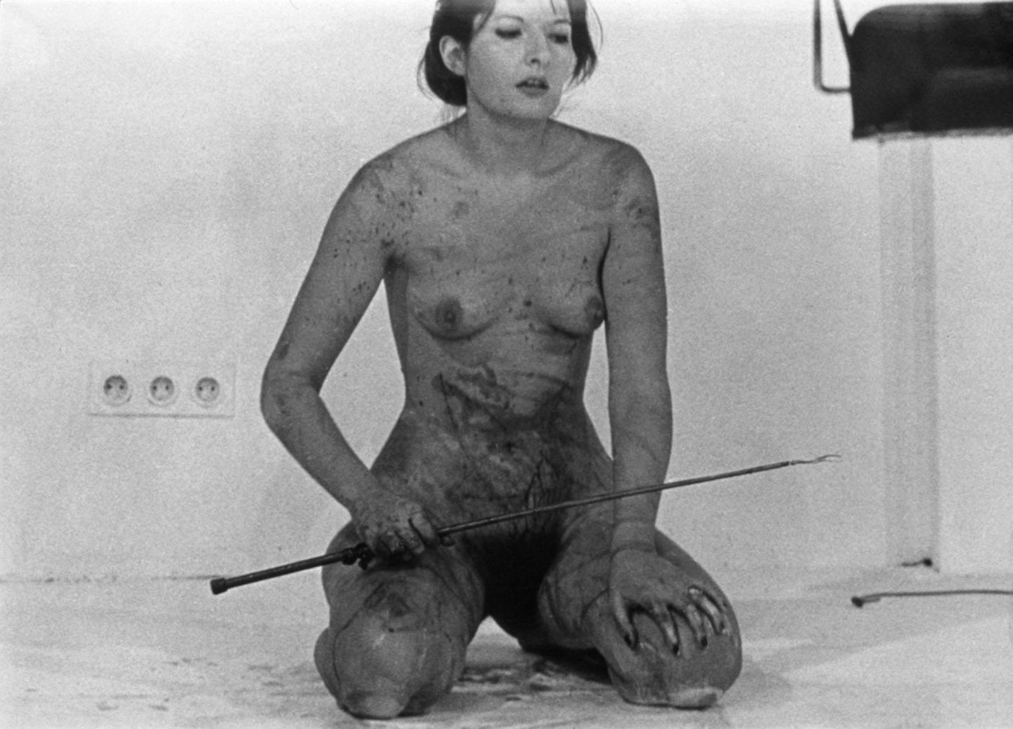 Marina Abramovici performance Thomas Lips (1975)