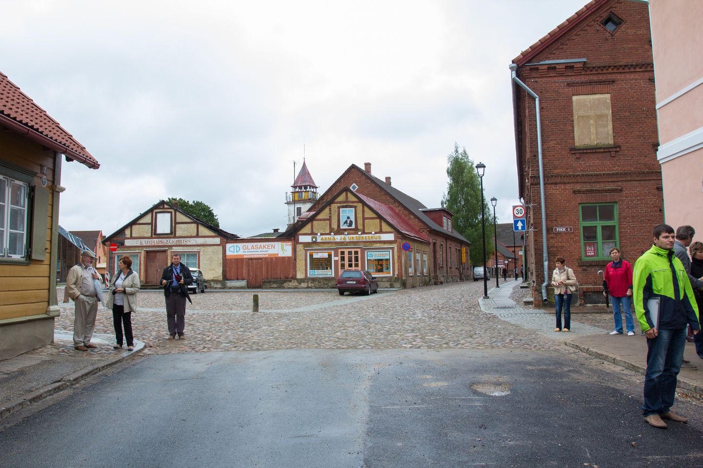 Viljandi vanalinnas asuva Väike-Turu ning Kauba tänava avamine.