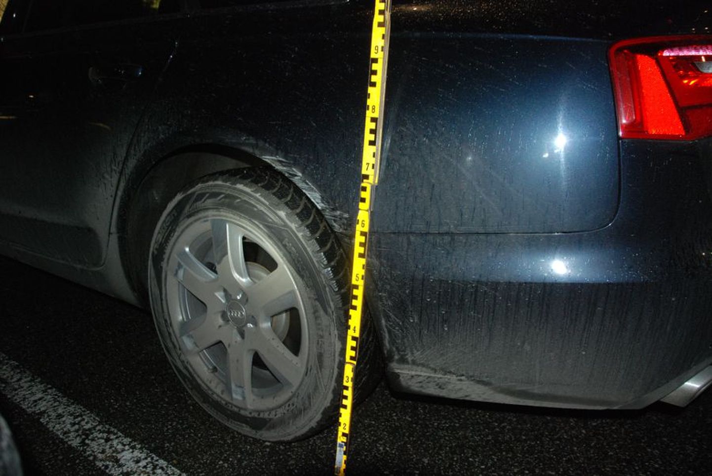 Riia-Ravila ristmikul kokkupõrkesse sattunud Audi vigastused.