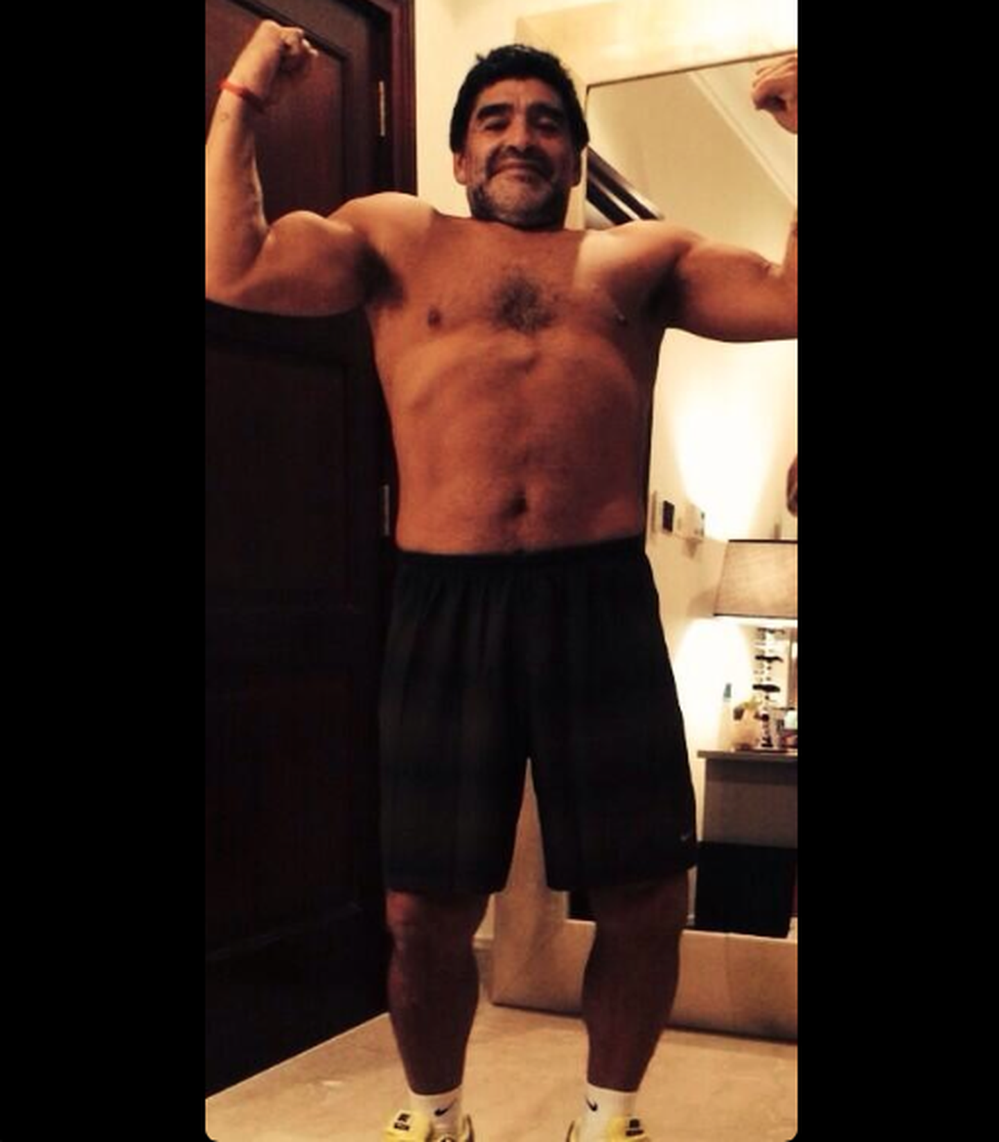 Diego Maradona suurepärast füüsilist vormi demonstreerimas