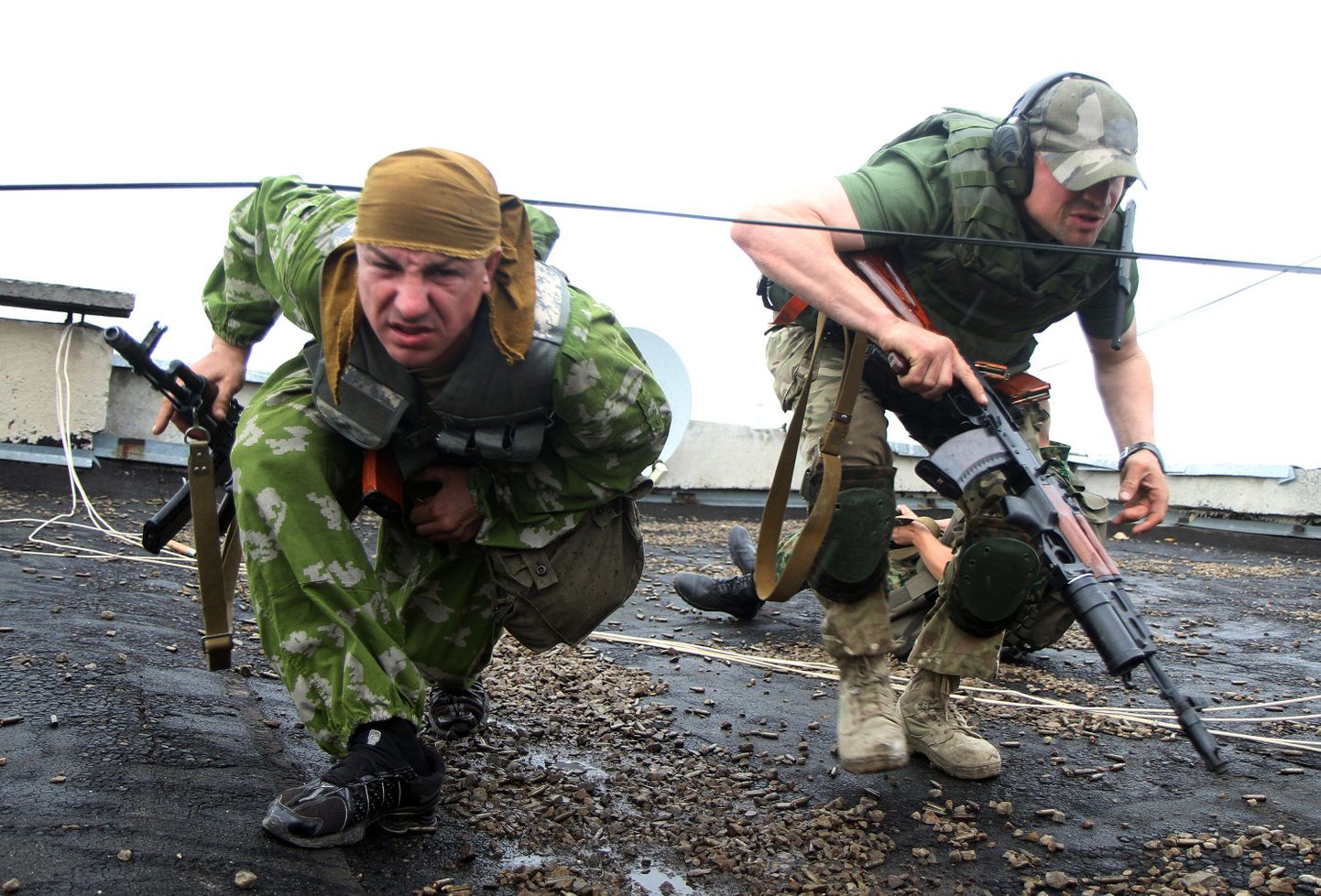 Kremli-meelsed separatistid Ida-Ukrainas lahingut pidamas.
