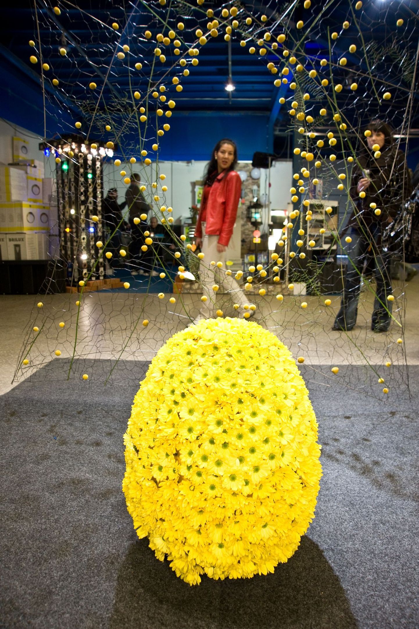 19. märtsil toimus Näituste paviljonis suur lilleseadjate konkurss, mille heategevusoksjonil osalesid ka eesti staarid. Oksjoniga koguti Haapsalu sanatoorse internaatkooli toetuseks 25 000 krooni.