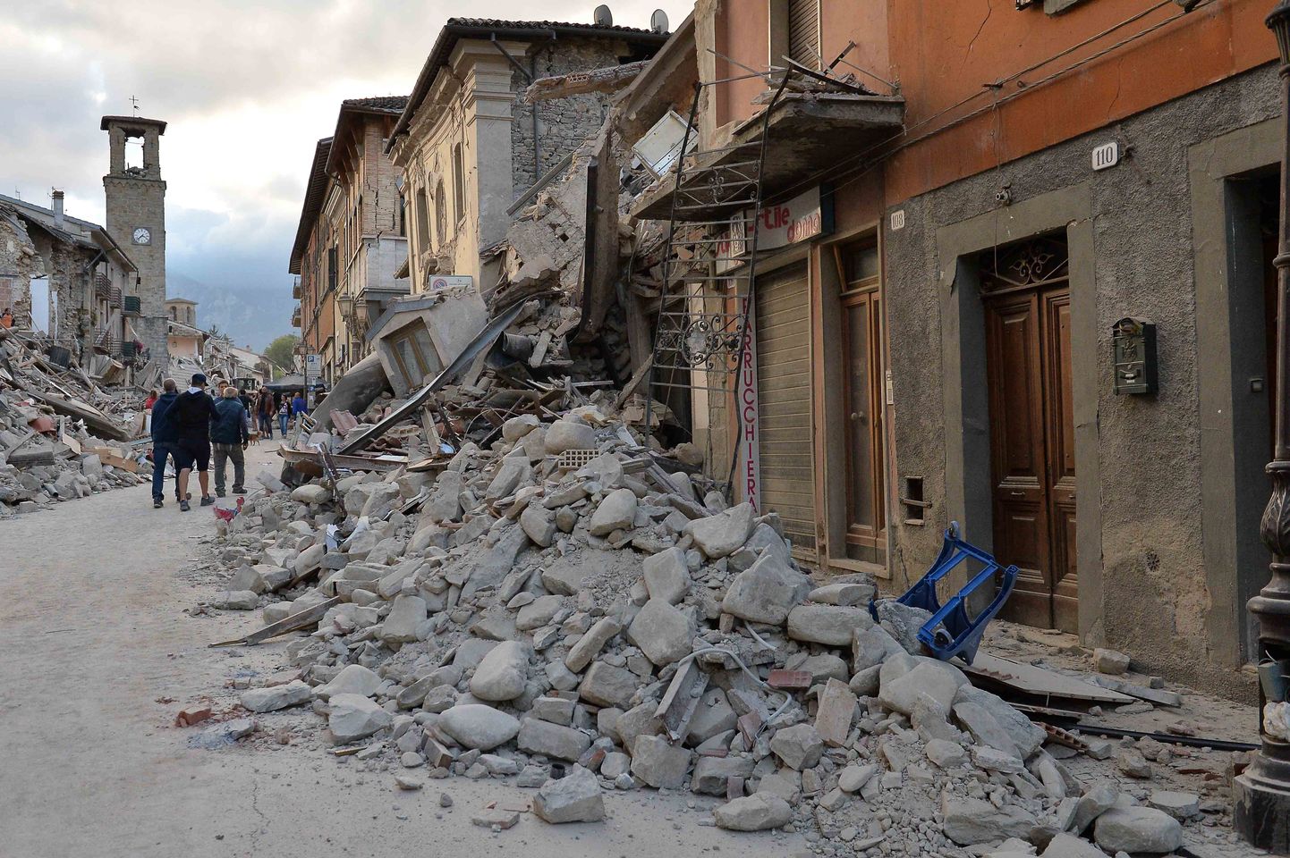 Maavärinast tekkinud purustused Itaalias.