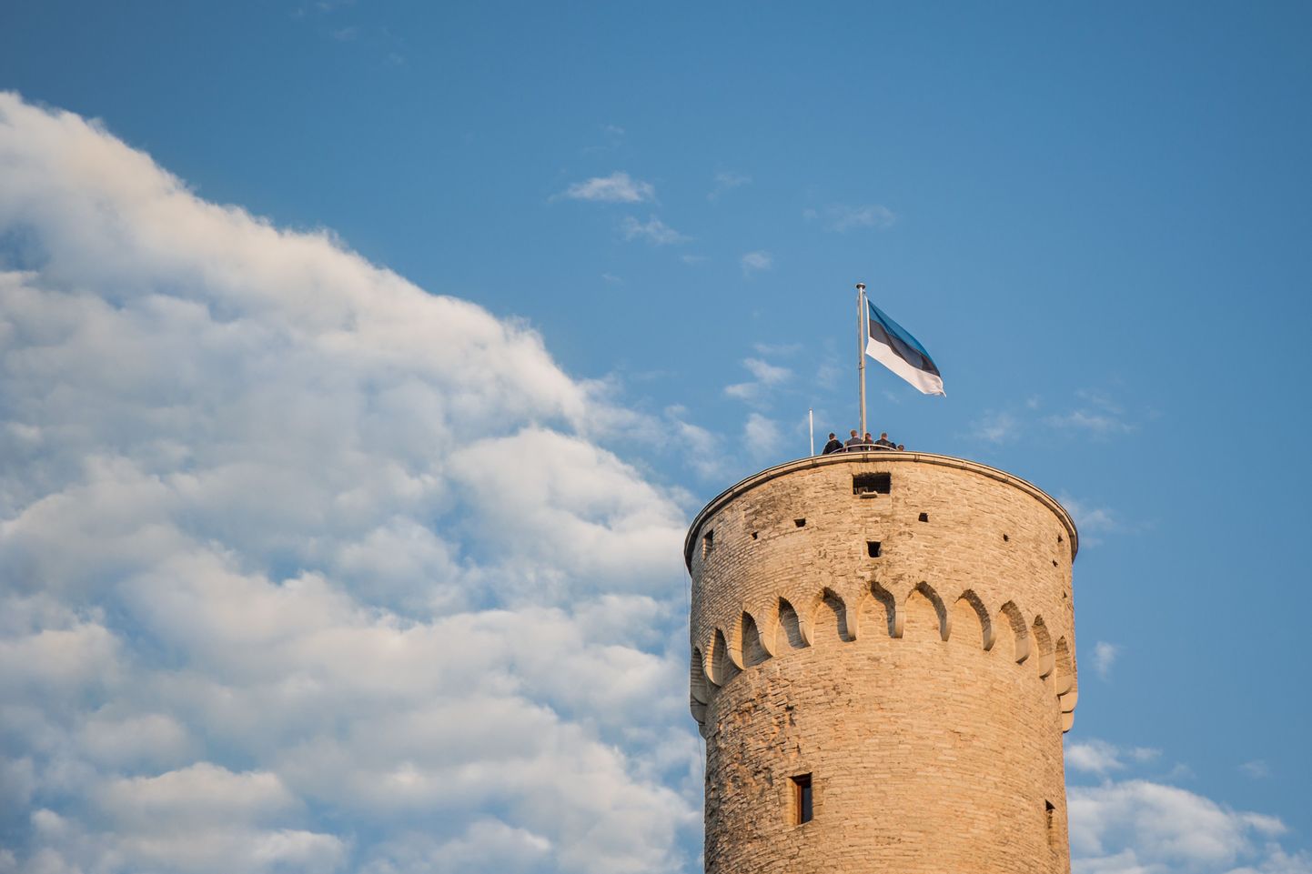 Eesti Tallinn, taasiseseisvuspäeva hommikul heisati lipp Pikka Hermanni.