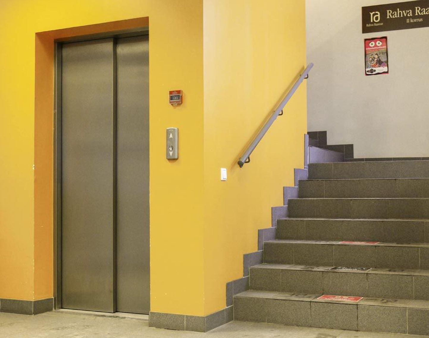 Kui otsustate trepi asemel lifti kasuks, siis tasuks enne sinna sisenemist endale selgeks teha, mis on hoone aadress.