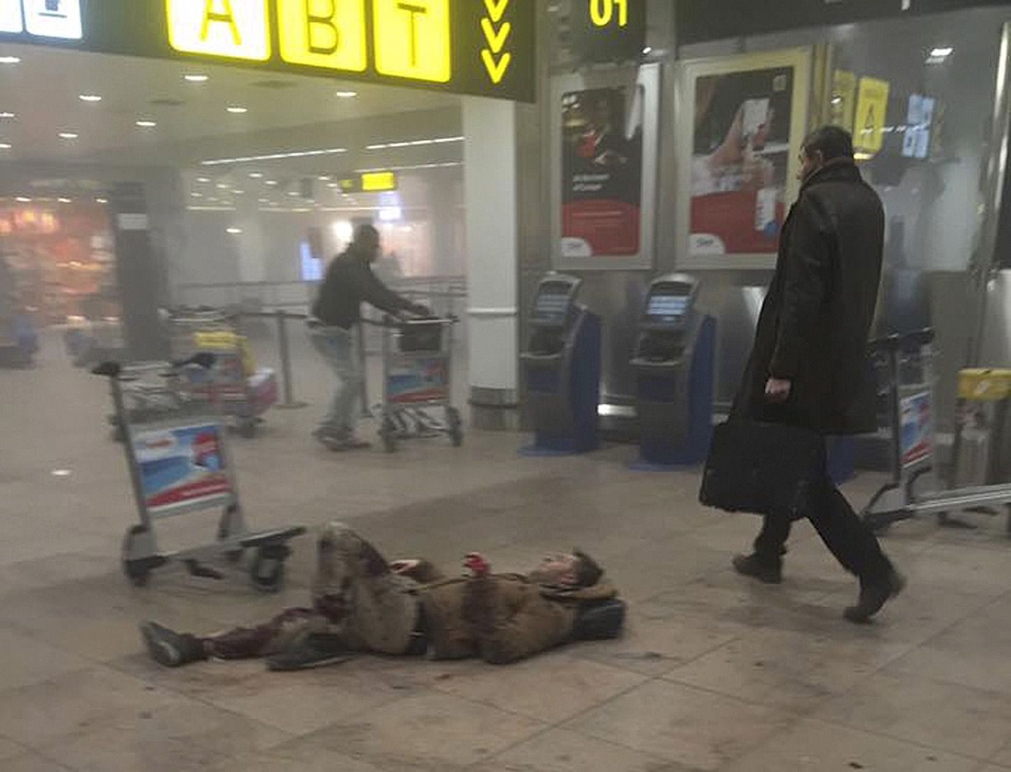 Brüsseli Zaventemi lennujaam pärast plahvatusi