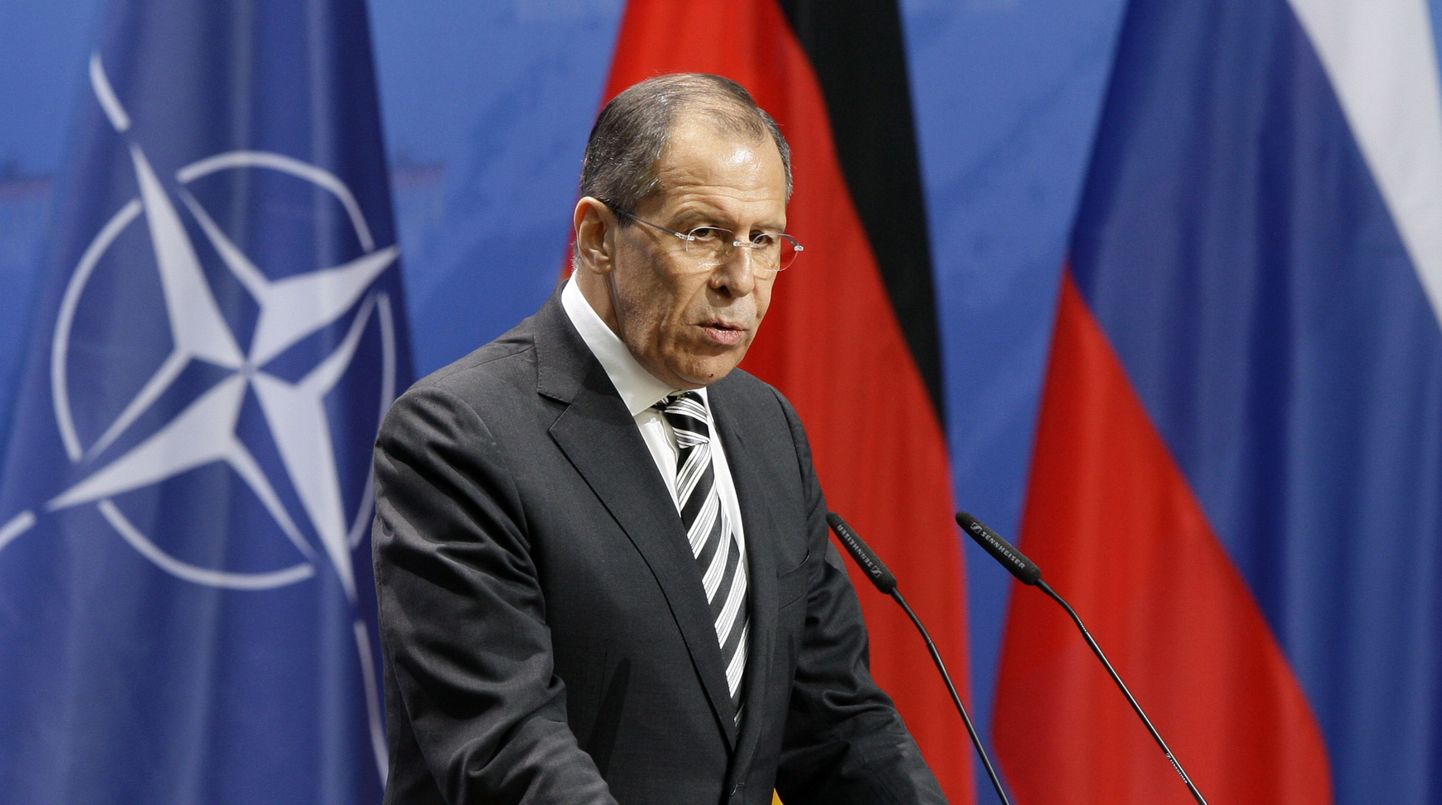 Сергей Лавров выступает на пресс-конференции после заседания Совета Россия - НАТО, которое состоялось в Берлине.