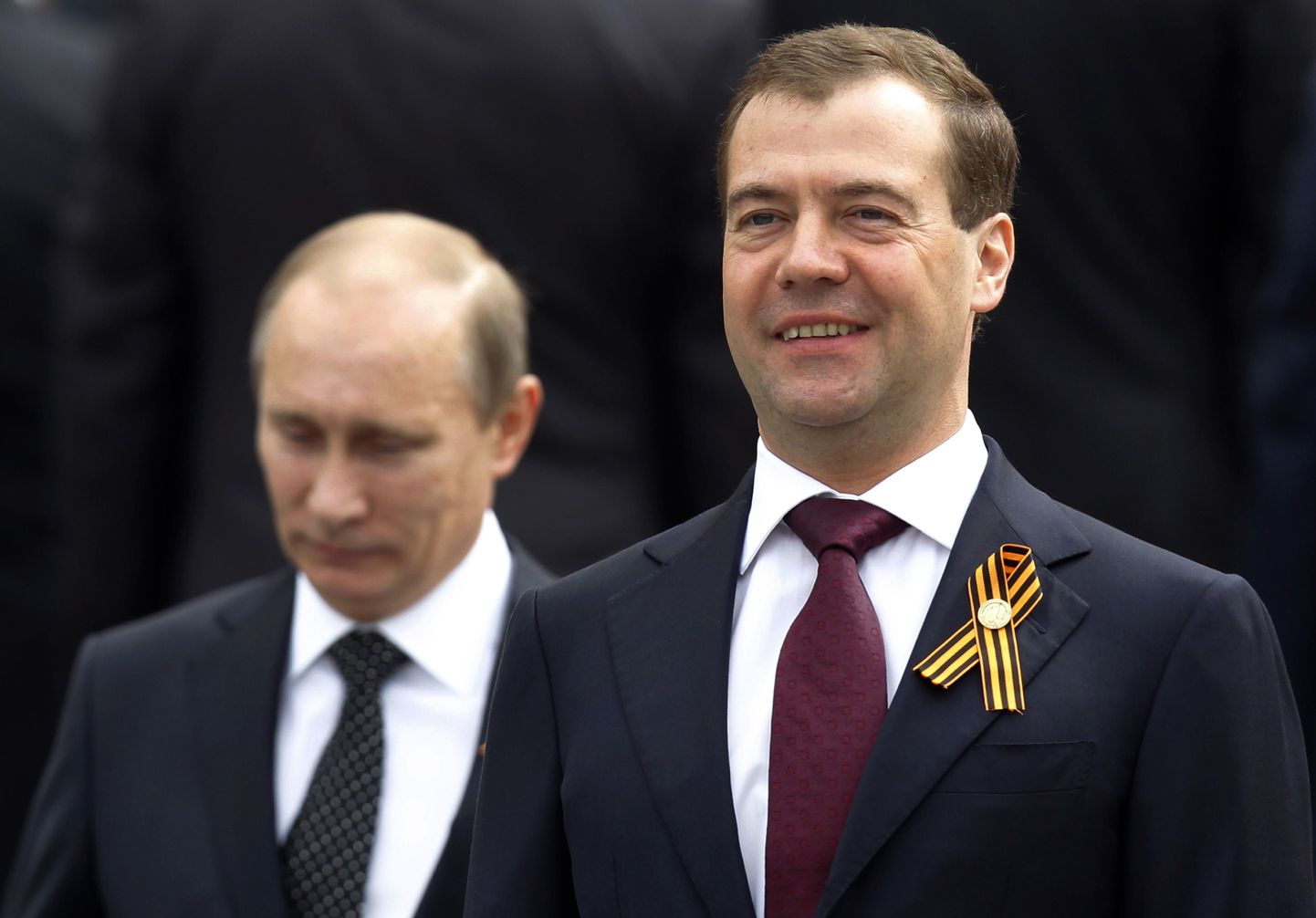 Президент России Дмитрй Медведев (справа) и премьер-министр Владимир Путин.