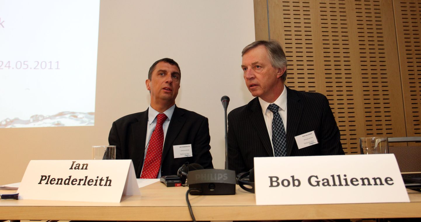 AS Tallinna Vesi juht Ian Plenderleith (vasakul) ja nõukogu esimees Bob Gallienne ettevõtte aktsionäride koosolekul.
