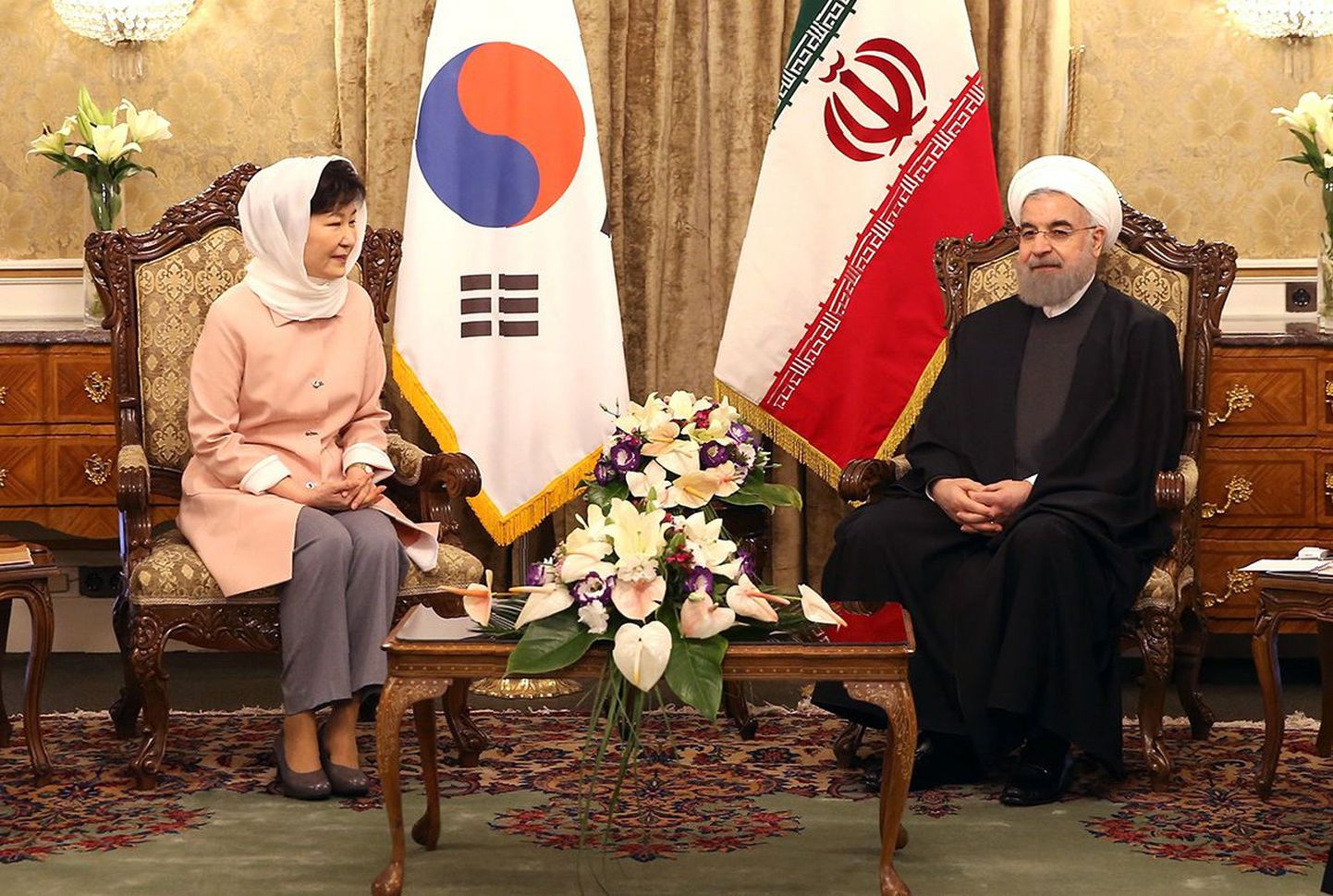 Lõuna-Korea riigipea Park Geun-hye Iraani presidendi Hassan Rouhaniga.