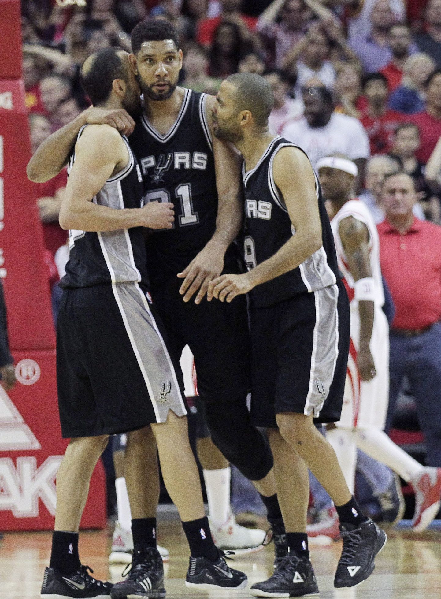 San Antonio Spursi kolmik Manu Ginobili (vasakult), Tim Duncan ja Tony Parker.