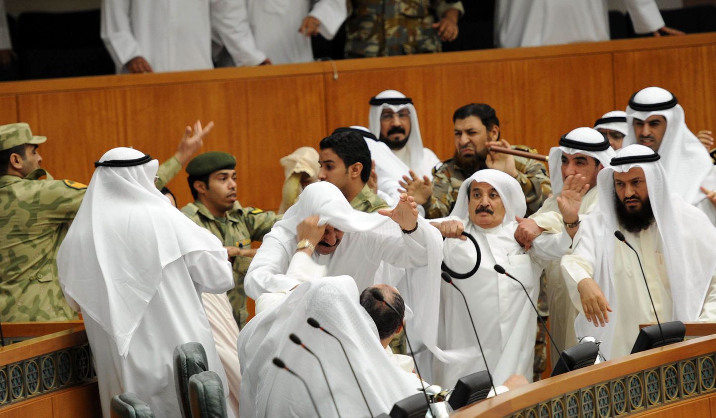 Драка в кувейтском парламенте