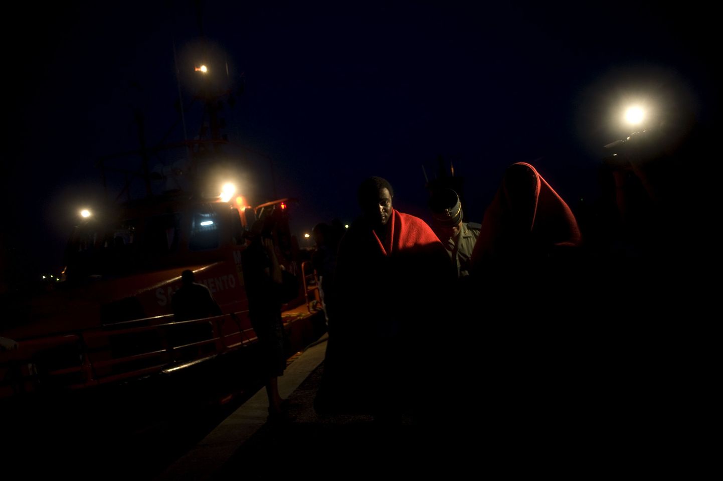 Punasel merel hukkus ligi 200 illegaalset immigranti