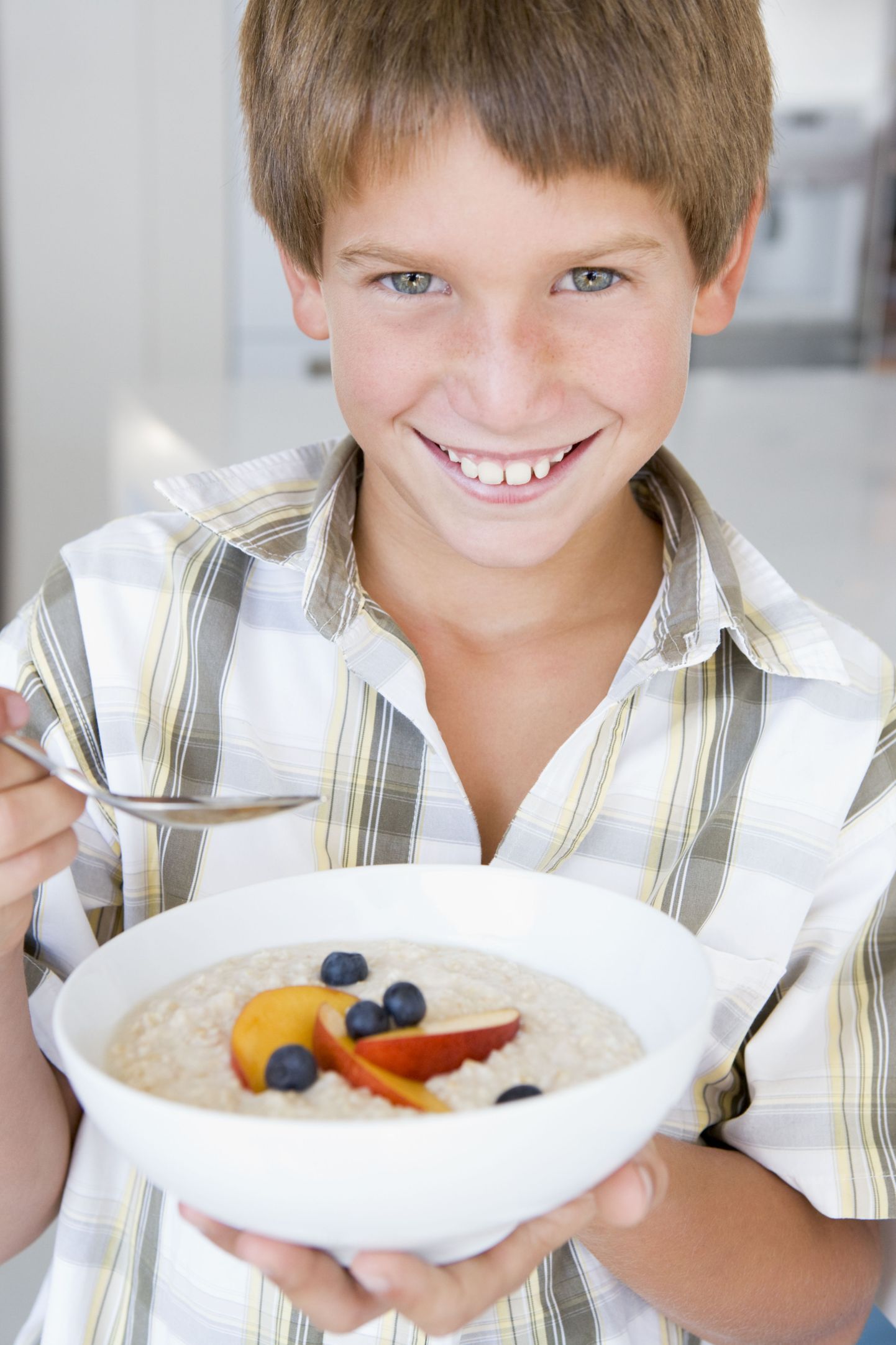 Kaerahelbed sisaldavad taimset hormooni auksiini, mis soodustab lastel kasvamist.