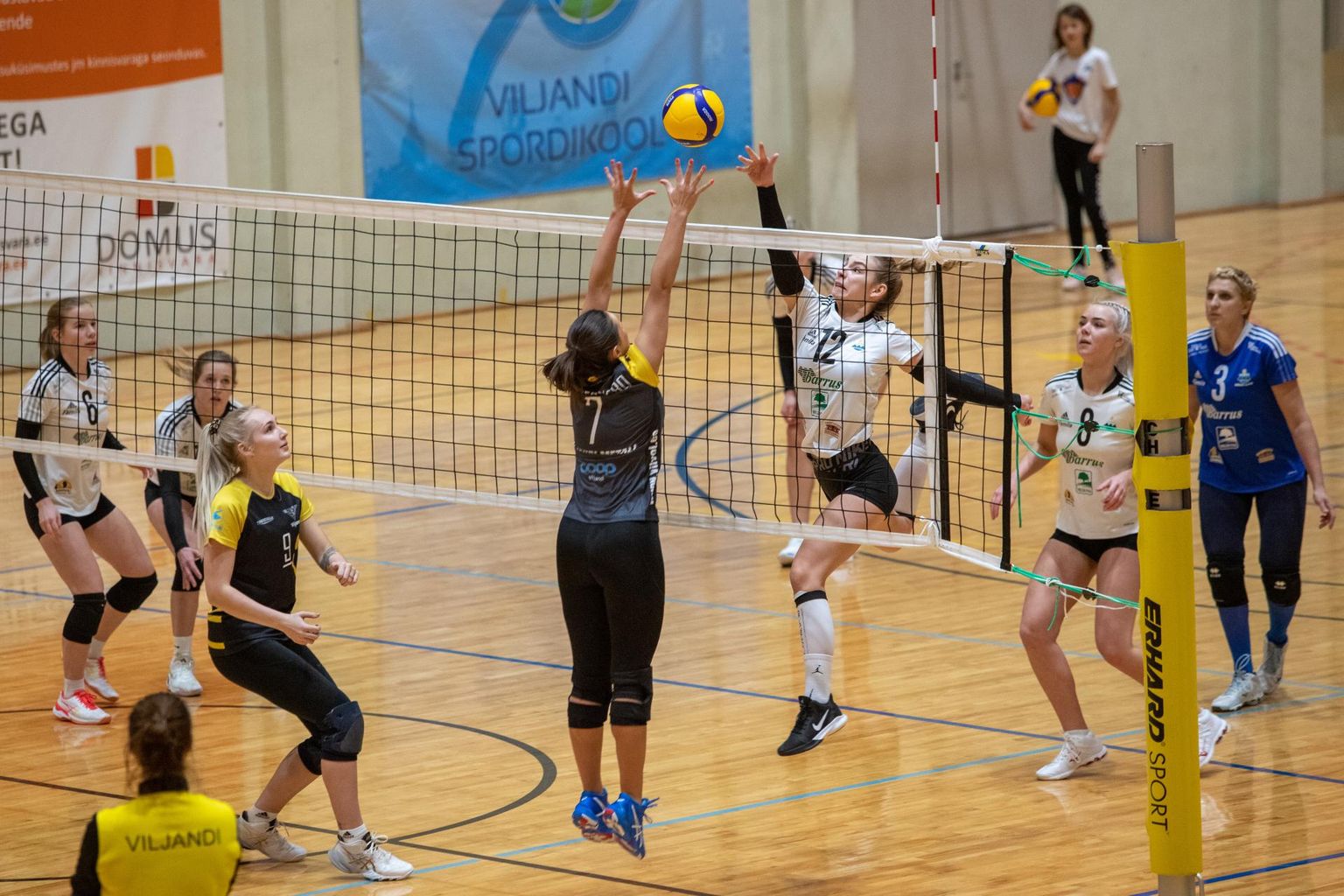 Teisipäeval alistas Viljandi Metalli naiskond kodusaalis 3:2 Barrus/Võru ning ühtlasi ka avas sellega naiste meistriliigas võiduarve.