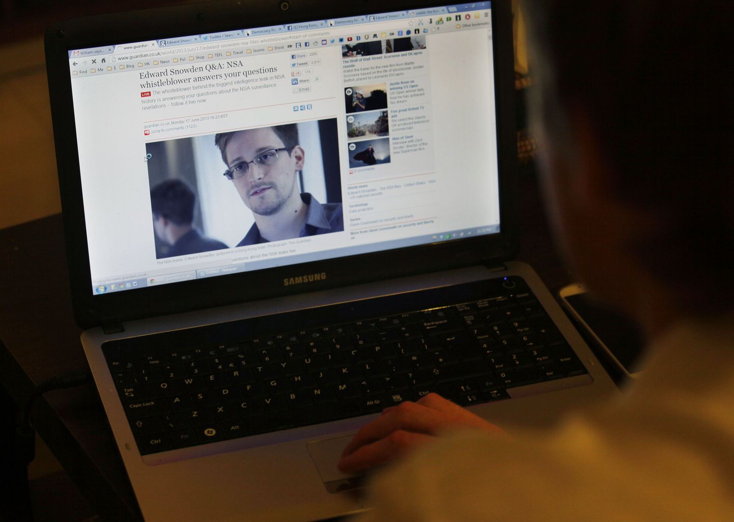 Бывший сотрудник ЦРУ Эдвард Сноуден, обвиняемый в раскрытии секретной информации.