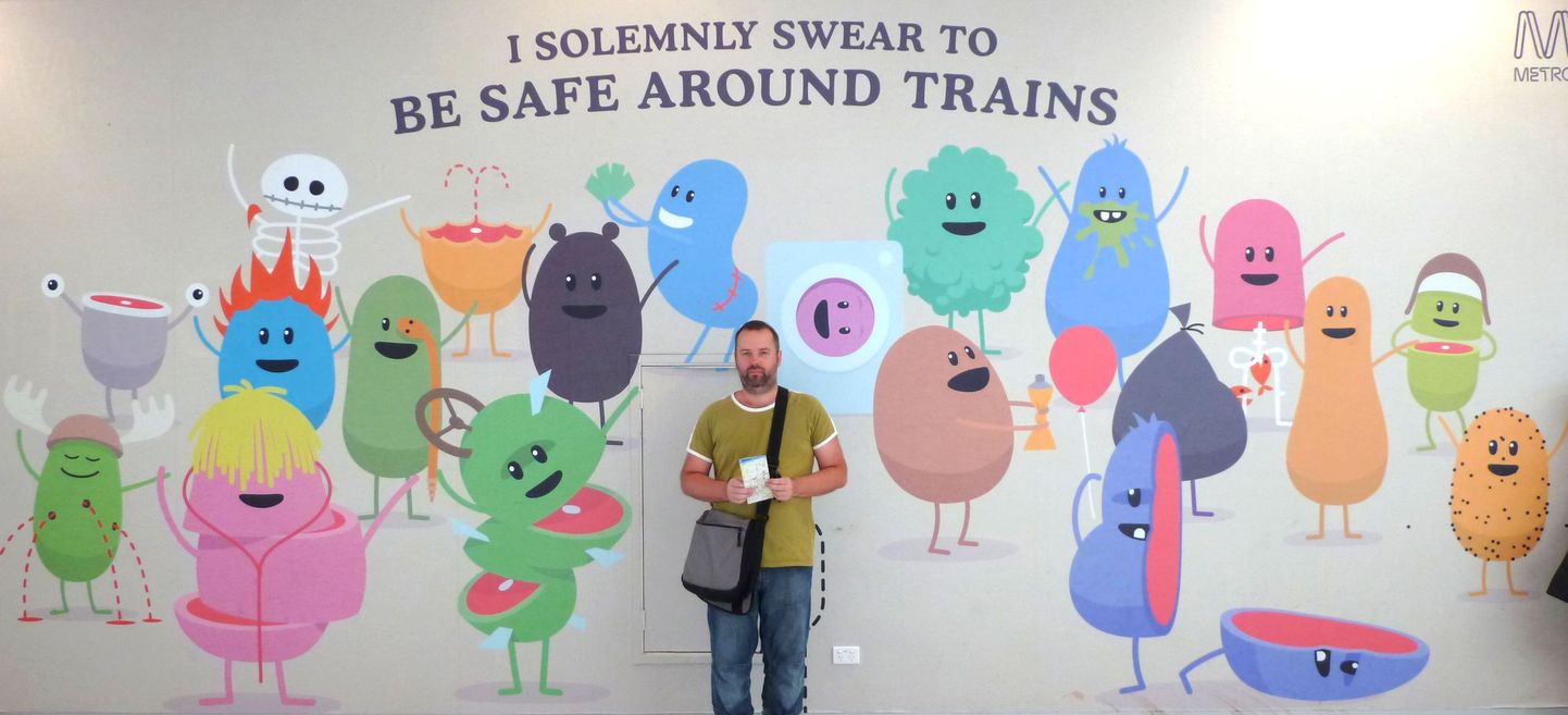 Utopia loovjuht Alvar Jaakson koos 2013. aasta maailma parima reklaami, Melbourne'i metroo-ohutuse kampaania «Dumb ways to die» (e.k rumalad surmaviisid) tegelastega.