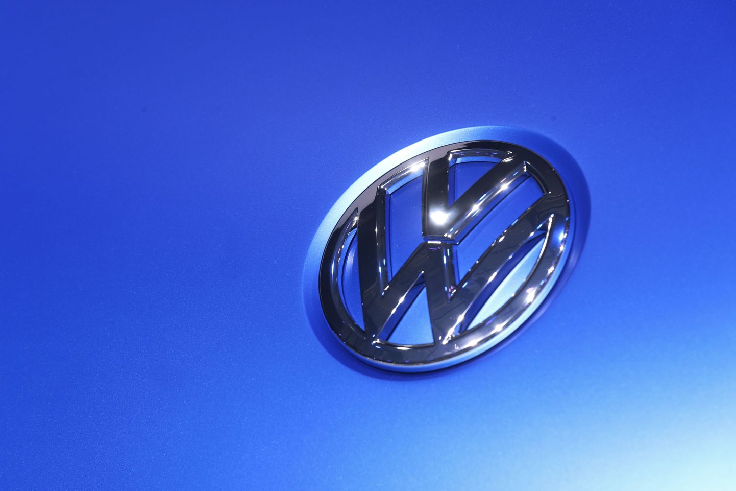 Логотип Volkswagen. Иллюстративный снимок.