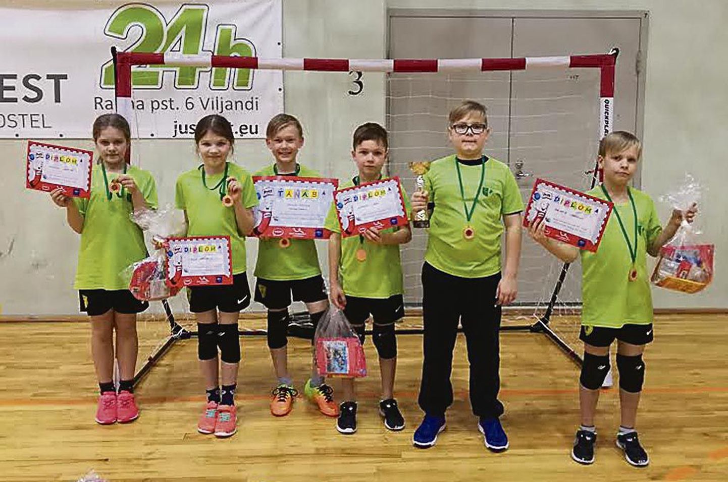 Paikuse põhikooli käsipallivõistkond võitis üle-eestilisel turniiril igati hinnatava kolmanda koha.