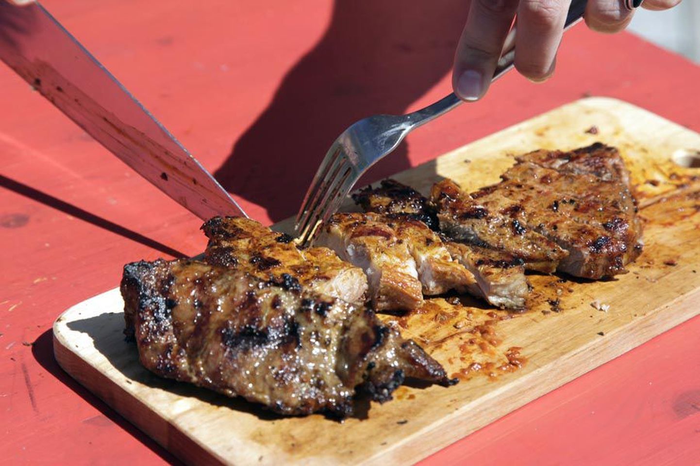 Eesti rahvusroaks muutunud grillitud rasvastest lihatoodetest tuleb podagrahaigel loobuda.