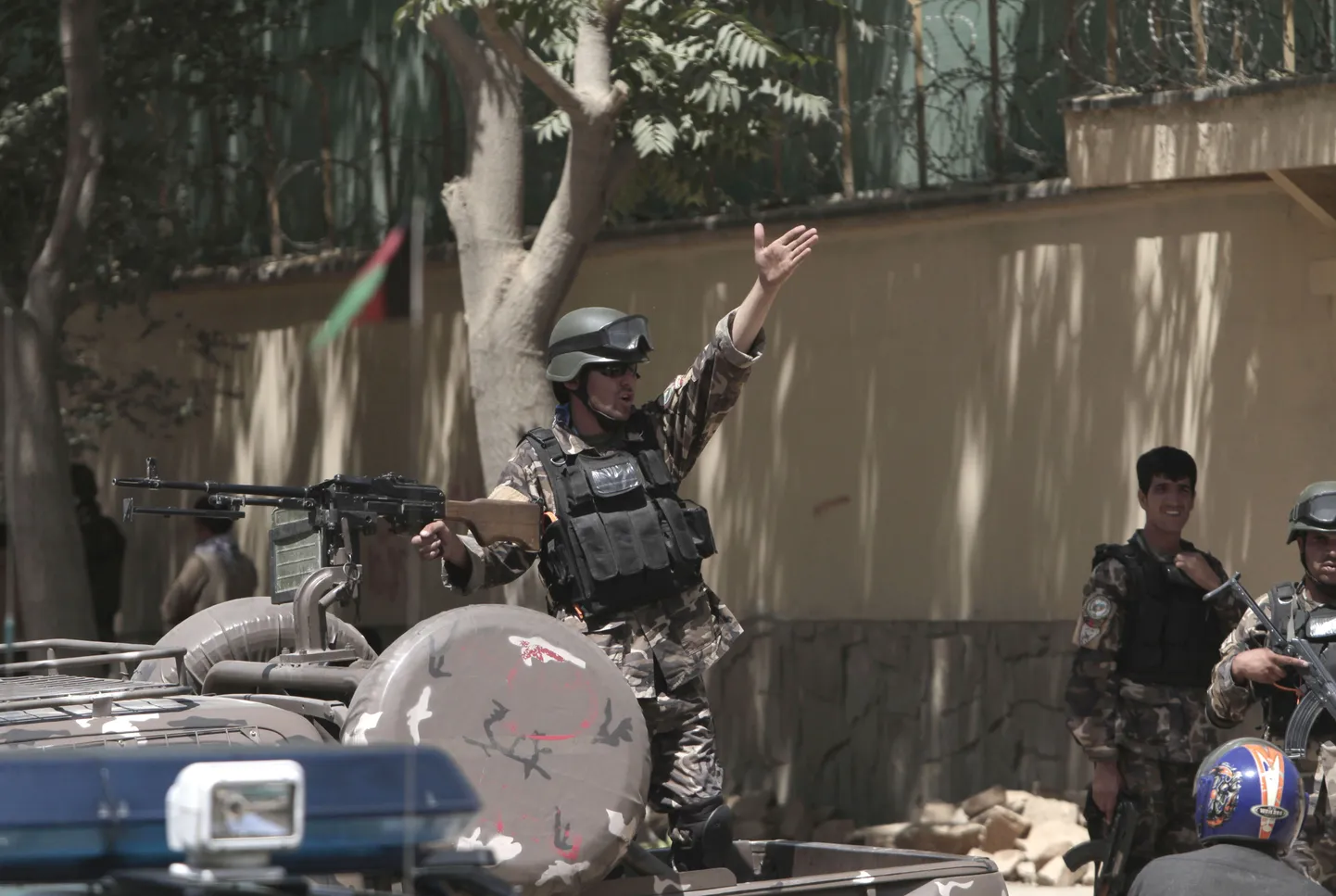 Afganistani julgeolekujõud Kabulis presidendipalee juures valves
