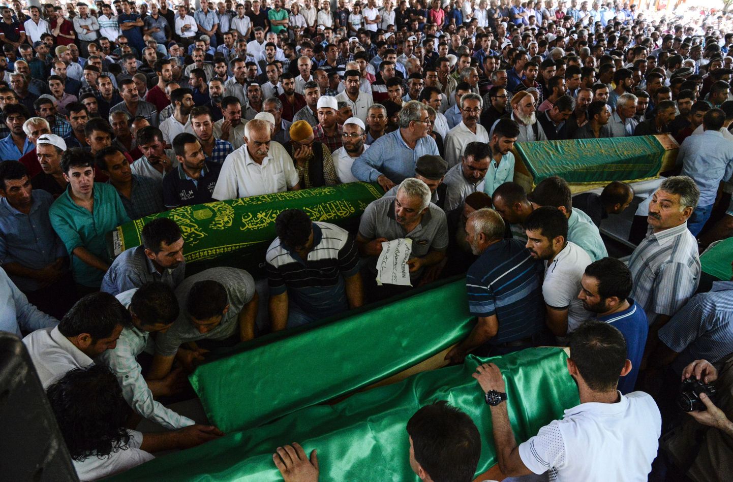 Похороны жертв теракта в Турции.