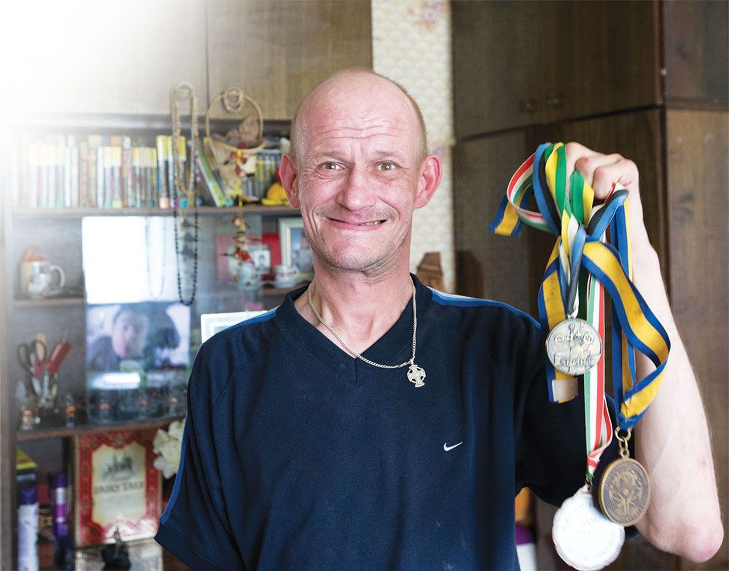 Андрей Головань когда-то был спортсменом эстонской сборной. 
Сегодня от той жизни остались лишь воспоминания и медали.