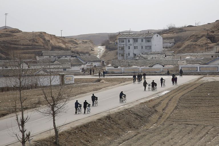 Autotee Põhja-Koreas
