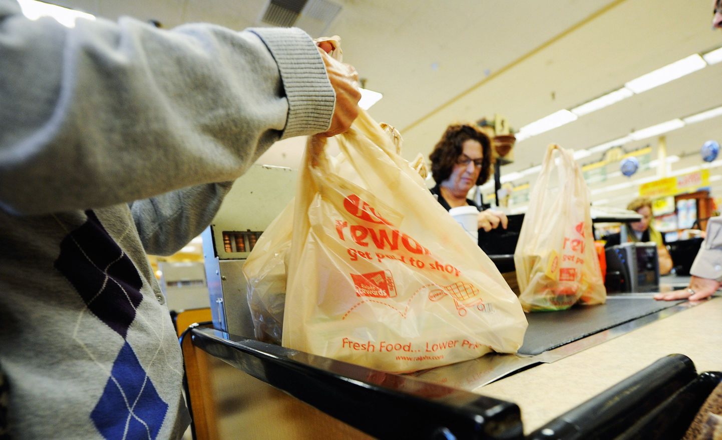 Los Angeleses keelatakse toidukauplustes kilekottide müük