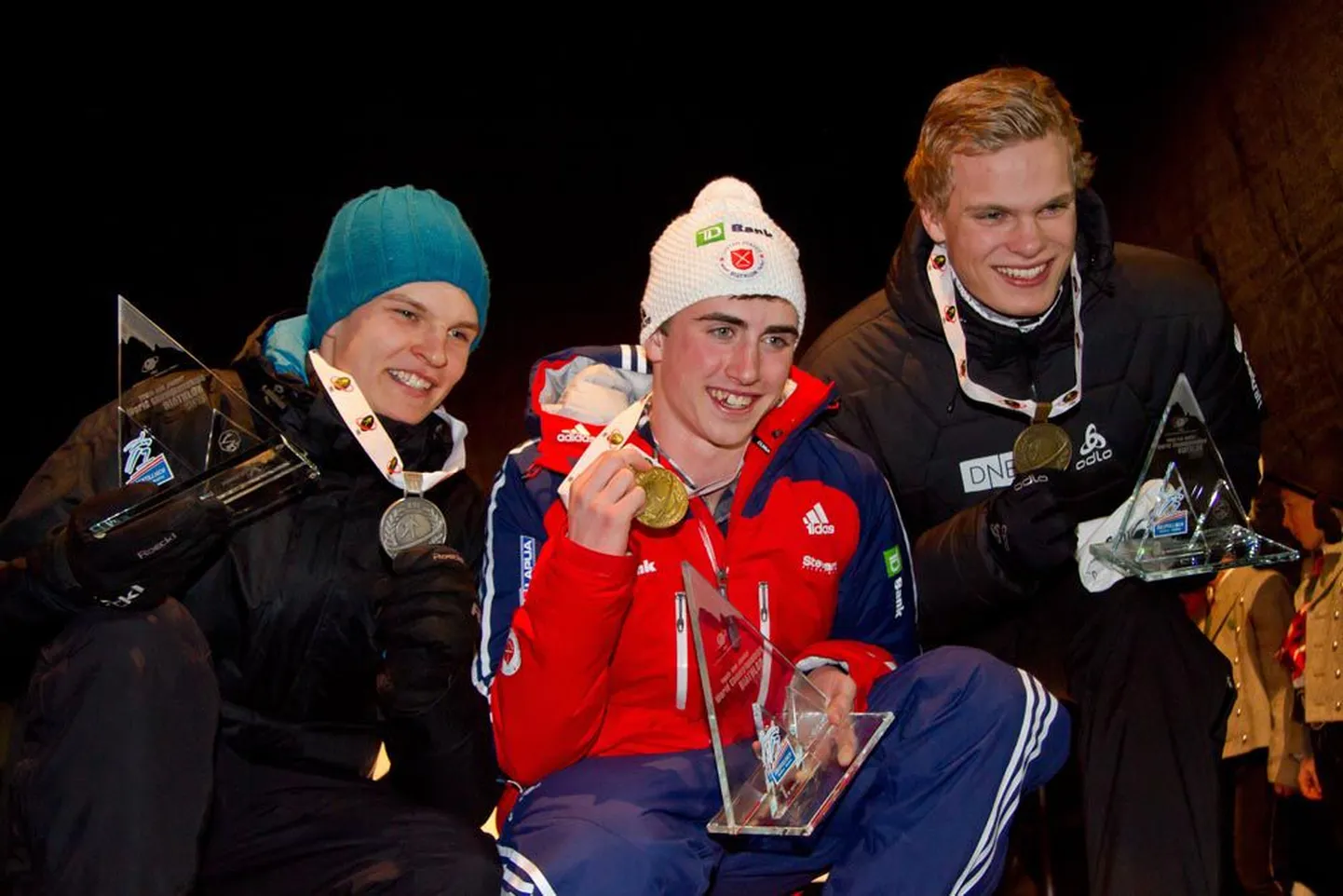 Rene Zahkna (vasakul) võitis MMil jälitussõidus hõbeda, maailmameistriks tuli Sean Doherty (keskel) ja pronksi sai Fredrik Rørvik.