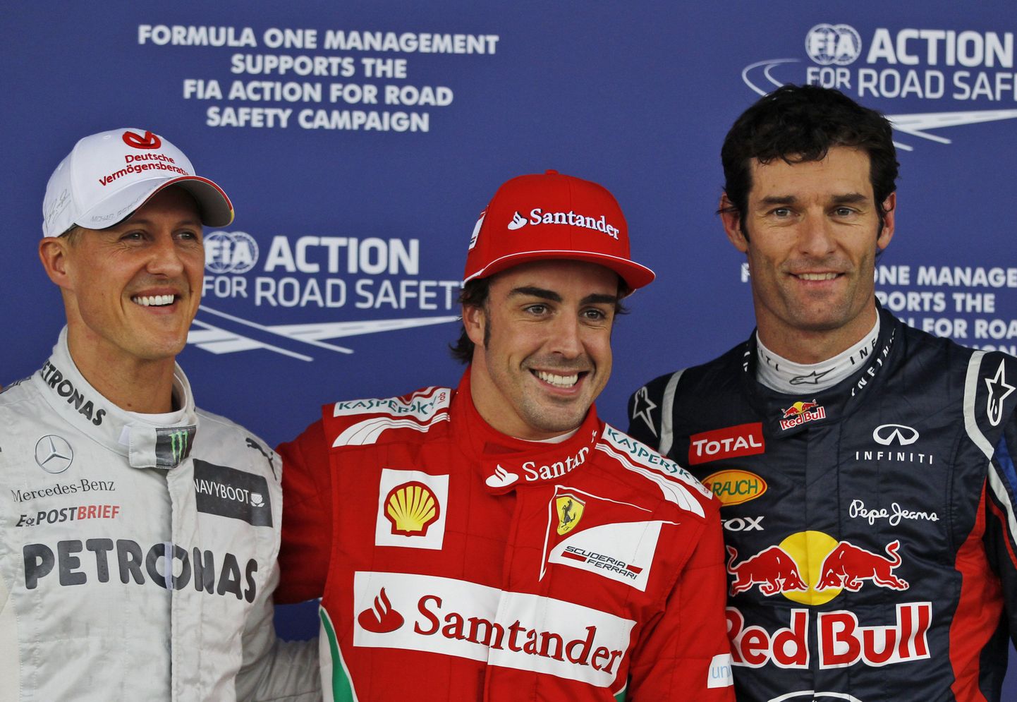Fernando Alonso (paremal) ja Michael Schumacher.