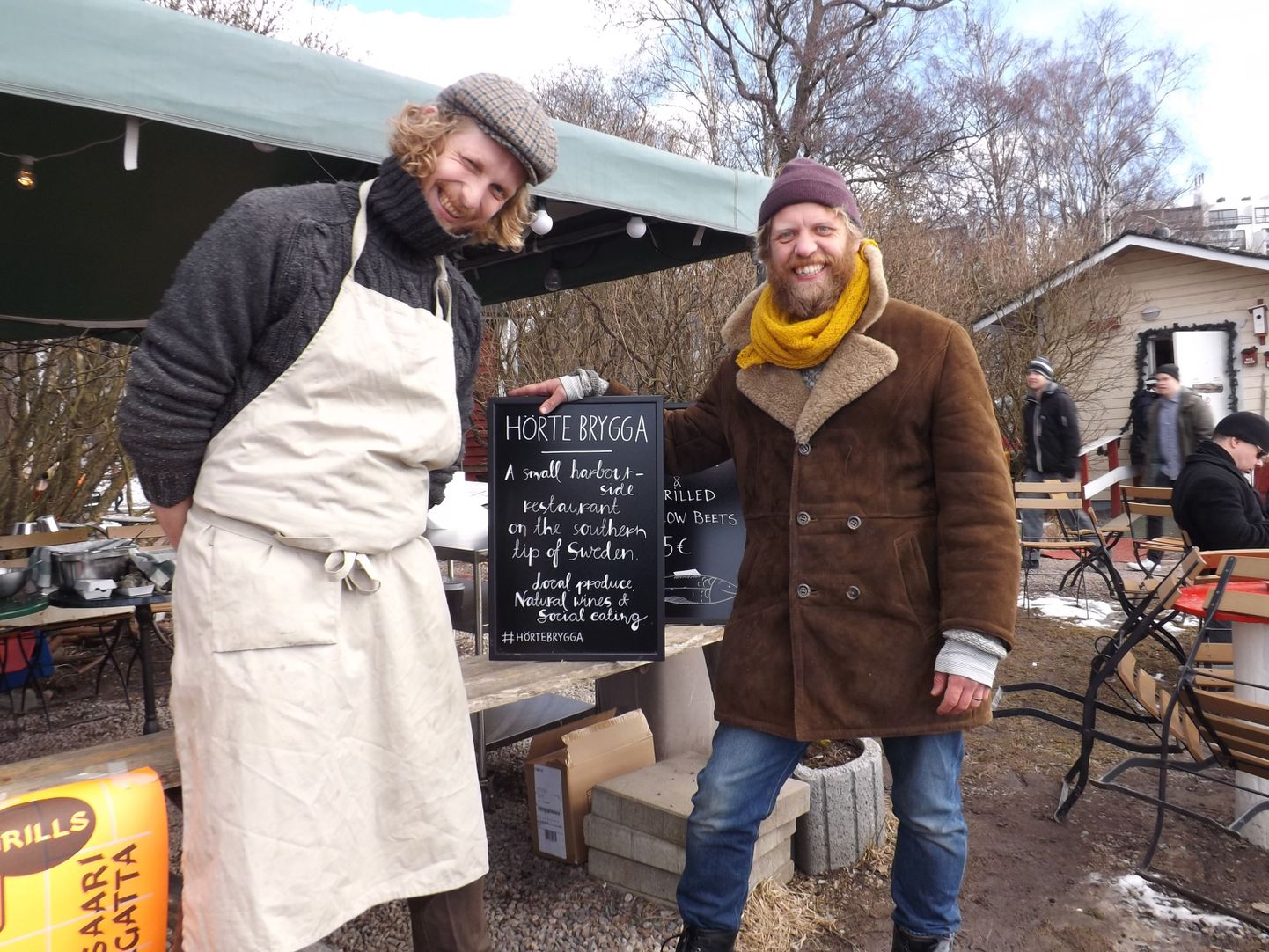 И вот они, герои дня: шеф-повар и владелец ресторана Hörte Brygga Мартин Сьёстранд и его правая рука Томас Даль.